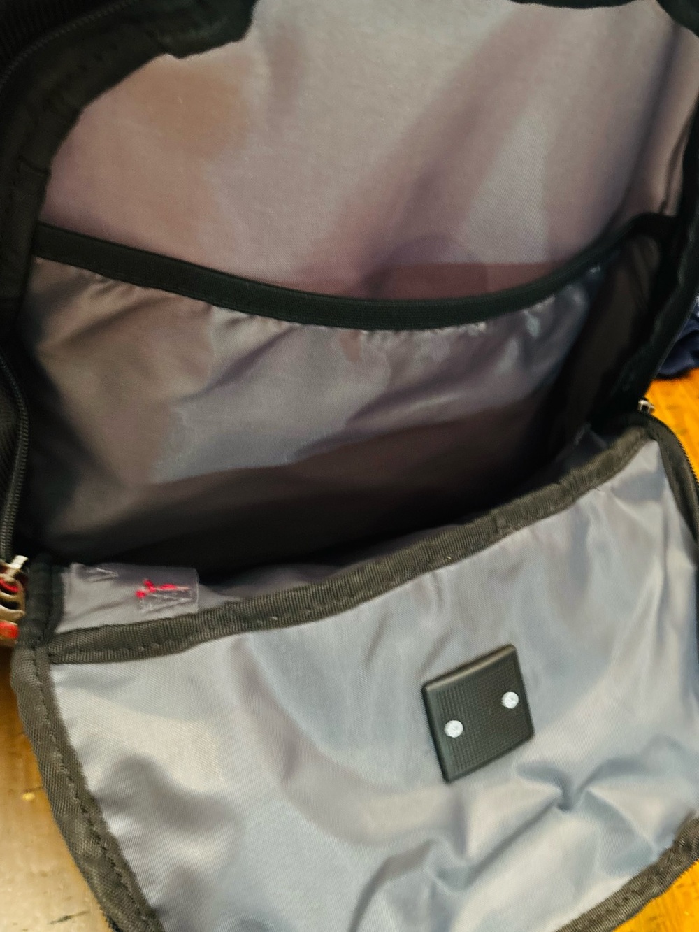 Wenger Pillar Black Laptop Backpack with Trolley Strap and Case base -NWT - Picture 7 of 11